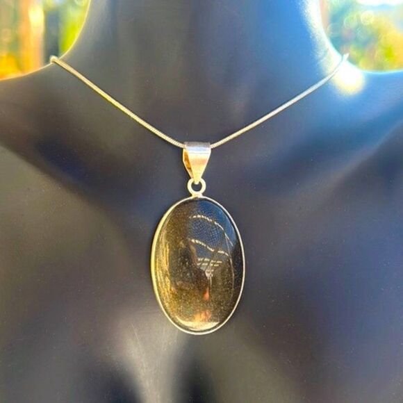 Vintage 90’s Gold Sheen Sharkskin Obsidian Pendant Necklace - Picture 9 of 9